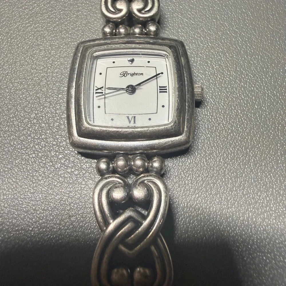 Brighton Santa Rosa Silver Tone Heart Scroll‎ Toggle Link Bracelet Watch Analog